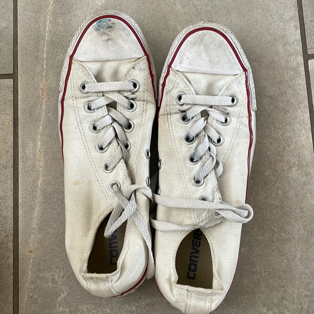 Converse gently used sneakers